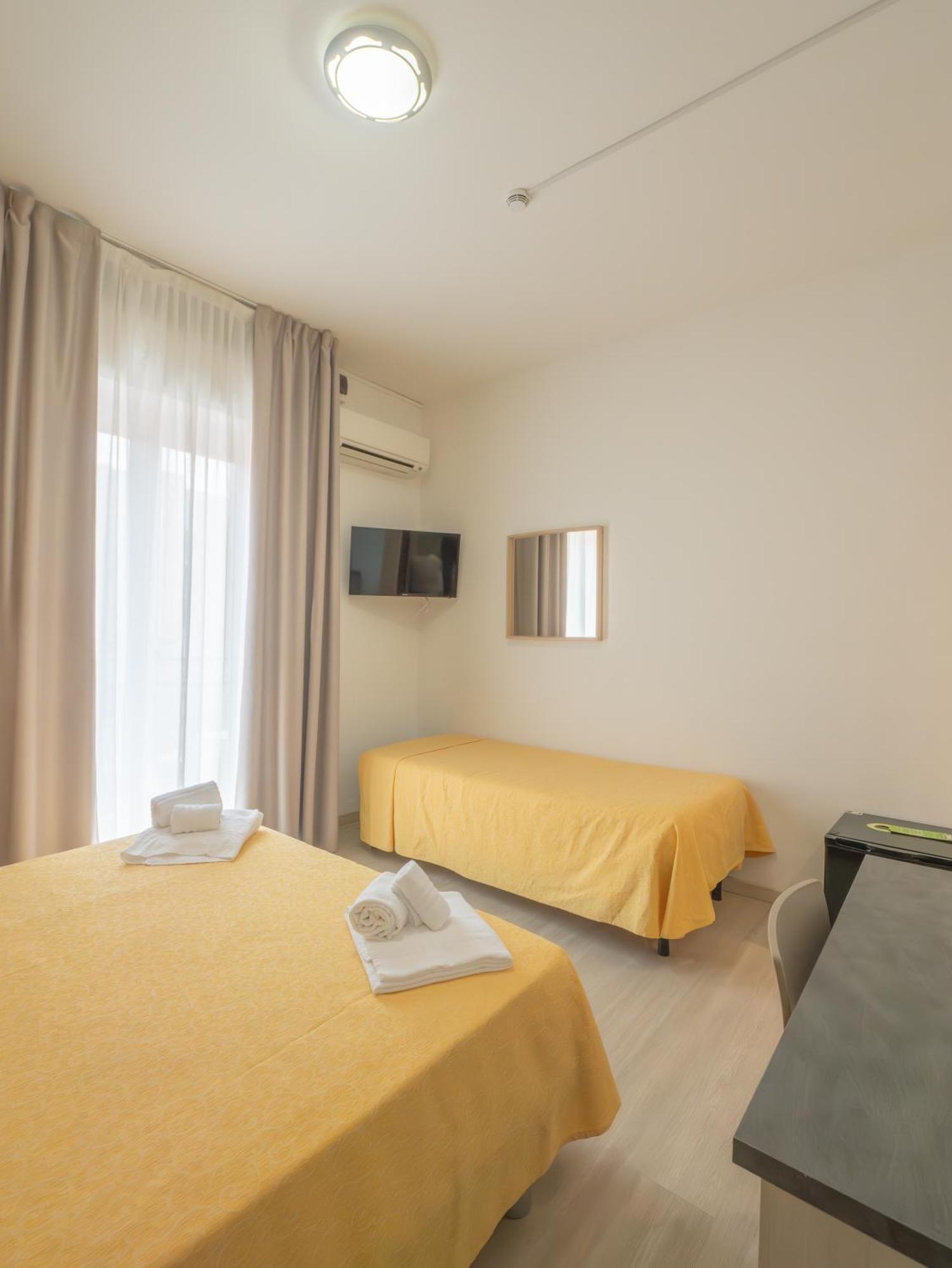 Hotel La Bussola Finale Ligure Exterior photo